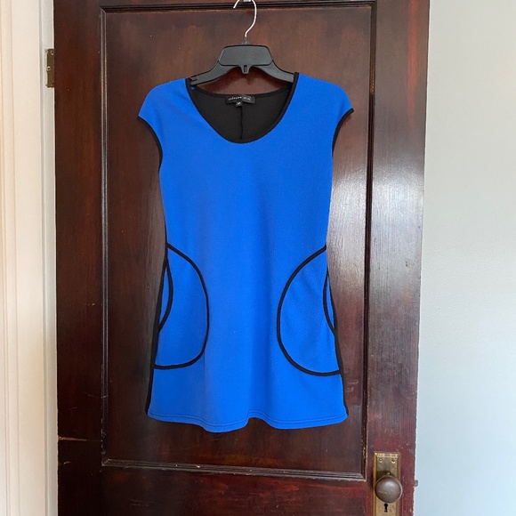 Blue/Black Sleeveless Tunic - Picture 1 of 7